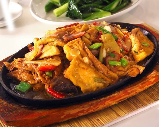 Home Style Fried Bean Curd with BBQ Pork 家常豆腐